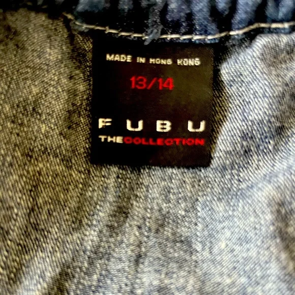 Backless denim dress
Size shows 13/14 it fits like Medium - Picture 4 of 4